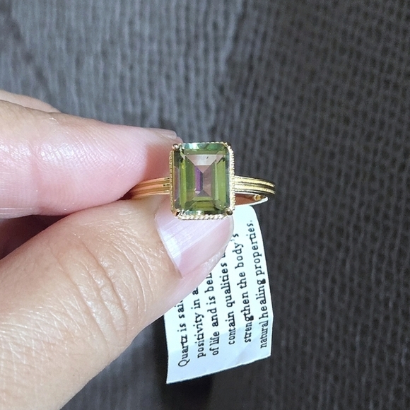 Shivam Rectangular Green💚 Quartz Ring💍 - NWT - Picture 3 of 16